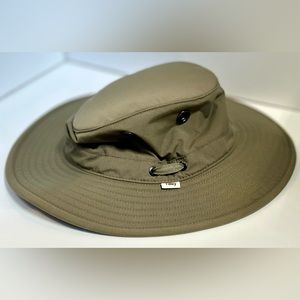 Tilley Unisex Trek Hat Khaki Green